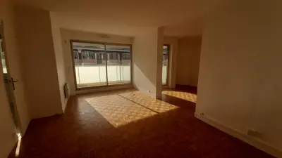 un appartement à Paris