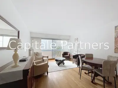 un appartement à Paris