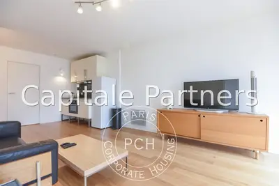 un appartement à Paris