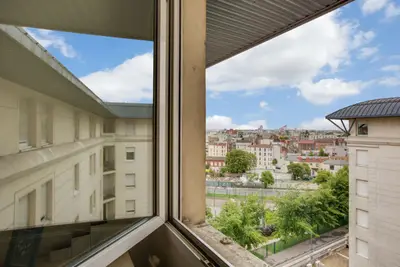 un appartement à Paris