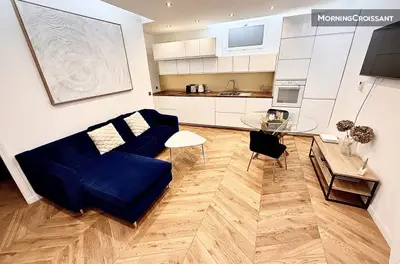 un appartement à Paris