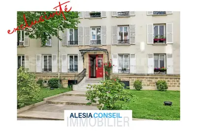 un appartement à Paris