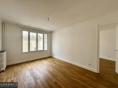 un appartement à Paris