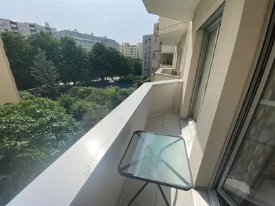 un appartement à Paris