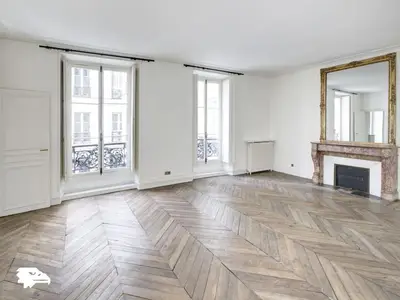 un appartement à Paris