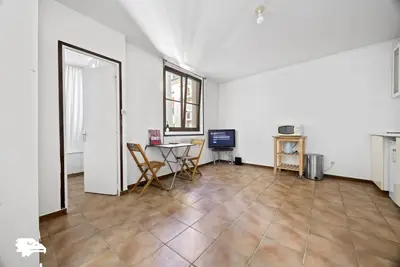 un appartement à Paris