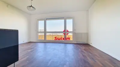 un appartement à Paris