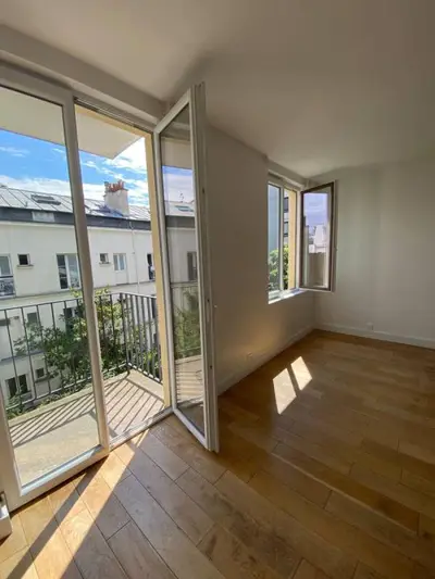 un appartement à Paris