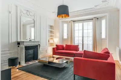 un appartement à Paris