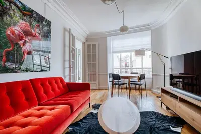 un appartement à Paris