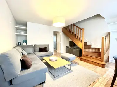un appartement à Paris