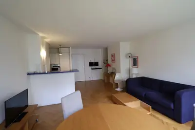un appartement à Paris