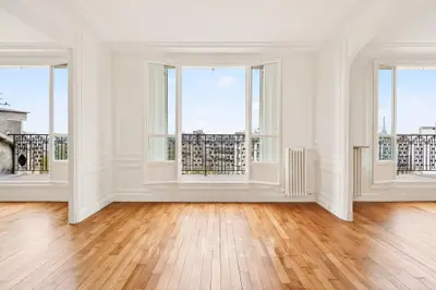 un appartement à Paris