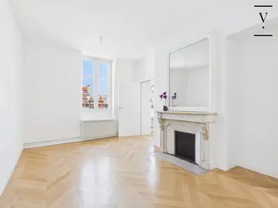 un appartement à Paris