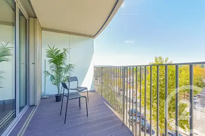 un appartement à Paris