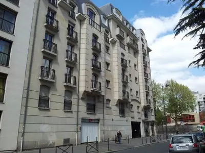 un appartement à Paris
