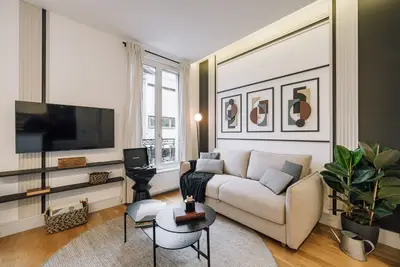 un appartement à Paris