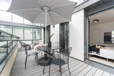 un appartement à Paris