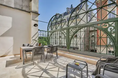 un appartement à Paris