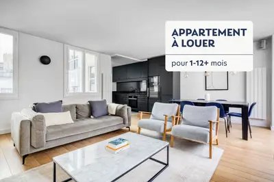 un appartement à Paris