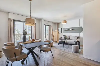 un appartement à Paris