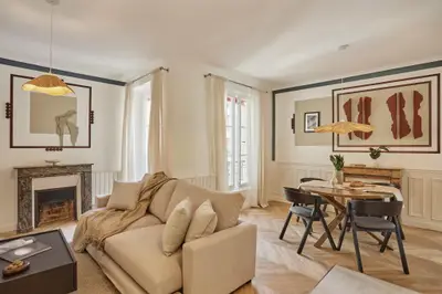 un appartement à Paris