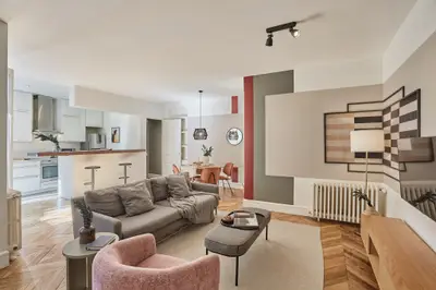 un appartement à Paris