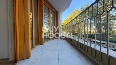 un appartement à Paris