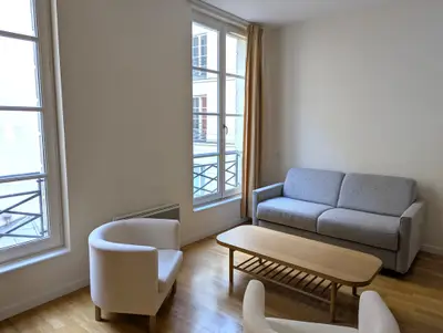 un appartement à Paris