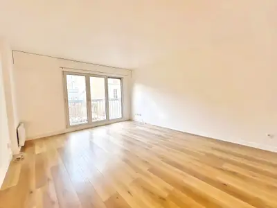un appartement à Paris
