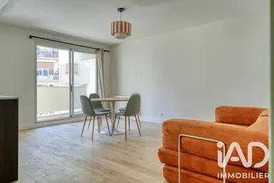 un appartement à Paris