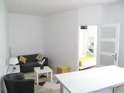 un appartement à Paris