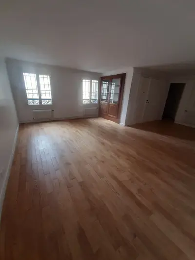 un appartement à Paris