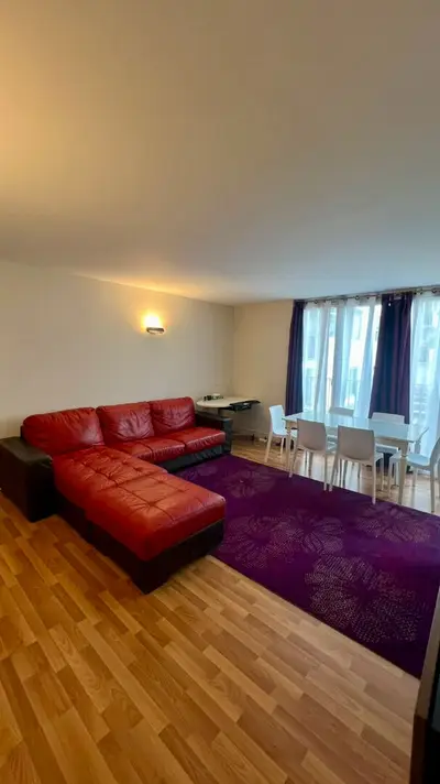 un appartement à Paris