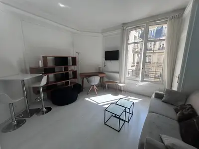 un appartement à Paris