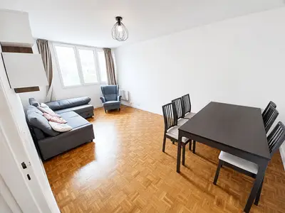 un appartement à Paris