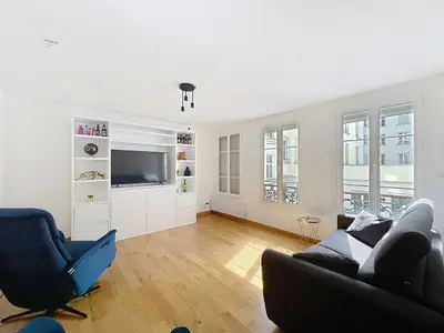 un appartement à Paris