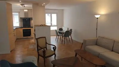 un appartement à Paris