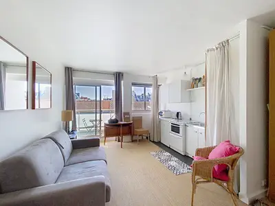 un appartement à Paris