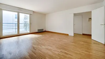 un appartement à Paris