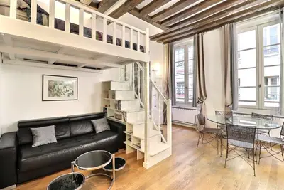 un studio à Paris