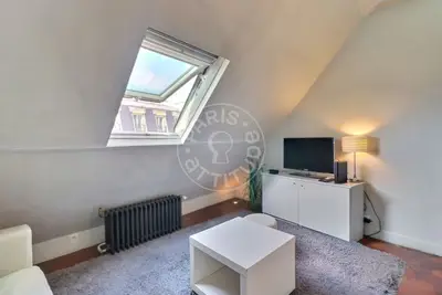 un studio à Paris
