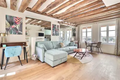 un studio à Paris