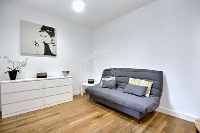 un studio à Paris