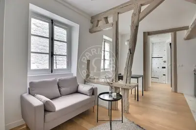 un studio à Paris