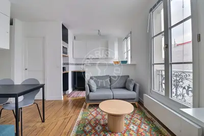 un studio à Paris