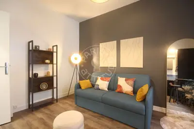 un studio à Paris