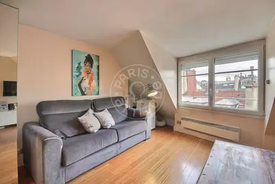 un studio à Paris