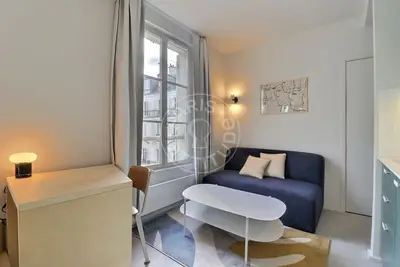 un studio à Paris