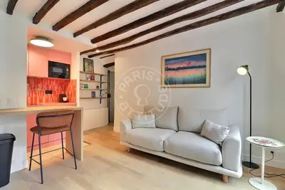 un studio à Paris